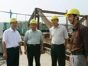 自治区总工会杨副主席等向导到南百11标检查指导事情 - 企业要闻 - J9集团