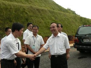 广西交通厅黄华宽厅长视察醴潭高速公路项目 - 企业要闻 - J9集团