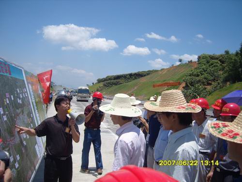 中央媒体采访团莅临南百№16条约段考察采访 - 企业要闻 - J9集团