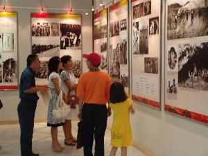 感受“胜利之师”，，，，，，增强军民鱼水情 ——总公司机关干部旅行“建军80周年”大型图片展 - 企业要闻 - J9集团