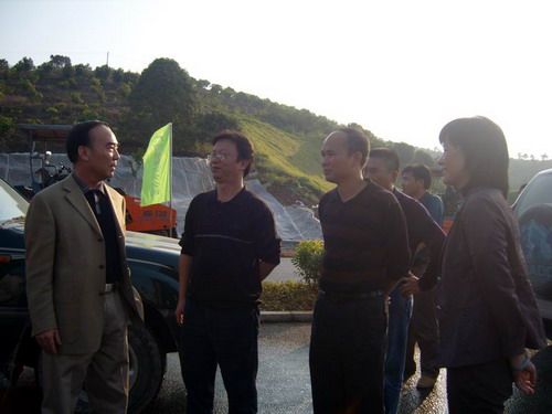自治区交通厅党组书记、厅长黄华宽莅临南百№16条约段视察事情 - 企业要闻 - J9集团