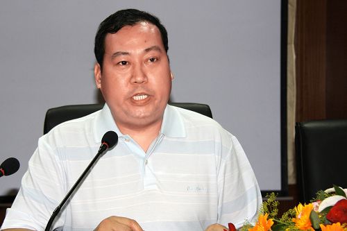 总公司召开2008年第二季度生产聚会  -罗业凤总司理在会上作主要讲话 - 企业要闻 - J9集团