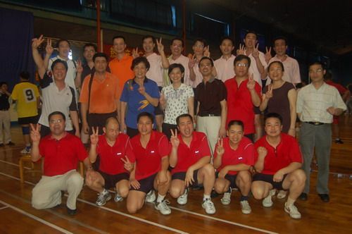 赛出效果，，，，，赛出气概--总公司男子气排球队包办集团公司五周年志庆角逐亚军、季军 - 企业要闻 - J9集团
