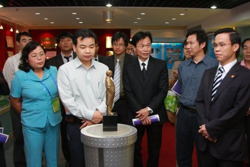 越南岘港市青年干部俱乐部会见总公司 - 企业要闻 - J9集团