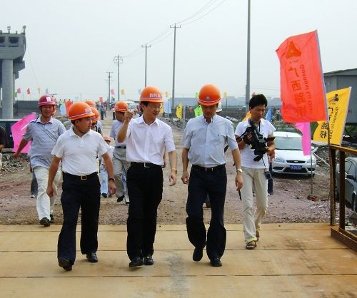 浙江省绍兴市副市长徐明光视察曹娥江袍江大桥 - 企业要闻 - J9集团
