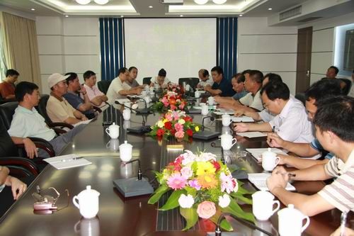 自治区交通厅黄华宽厅长廖小波副厅长李小林总工程师到我公司望州路北二里23号小区拆迁现场调研办公 - 企业要闻 - J9集团
