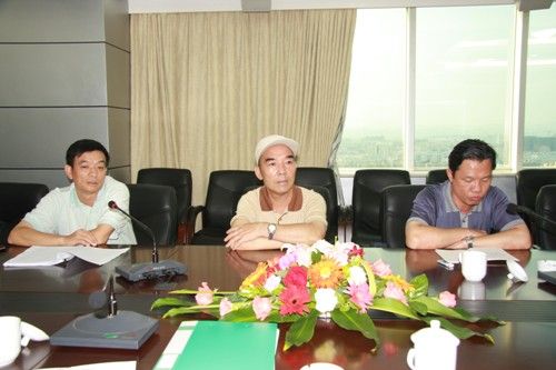 自治区交通厅黄华宽厅长廖小波副厅长李小林总工程师到我公司望州路北二里23号小区拆迁现场调研办公 - 企业要闻 - J9集团