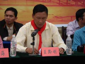 广西J9集团总公司希望书库转达工程走进红水河镇中心学校 - 企业要闻 - J9集团