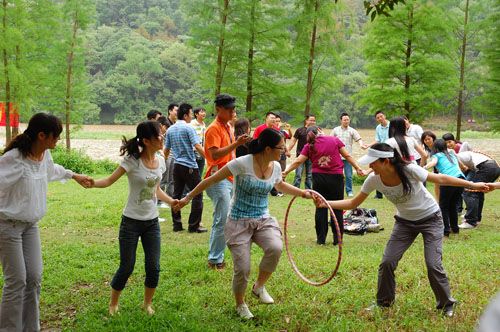 弘扬五四精神，，点燃青春激情 - 企业要闻 - J9集团