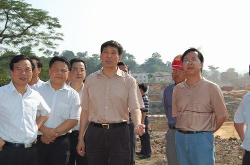 百色市市长谢泽宇一行莅临投资公司百色在建各项目检查指导事情 - 企业要闻 - J9集团