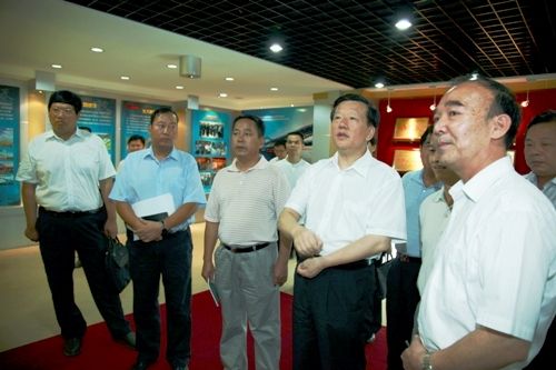 自治区党委常委、纪委书记石生龙旅行我公司声誉室 - 企业要闻 - J9集团
