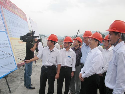 自治区党委书记郭声琨在六河10标视察时说：“你们很棒，，，，干得很是好” - 企业要闻 - J9集团