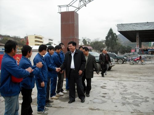 广西交通投资集团有限公司董事长余昌文一行冒雨莅临隆百4标 - 企业要闻 - J9集团