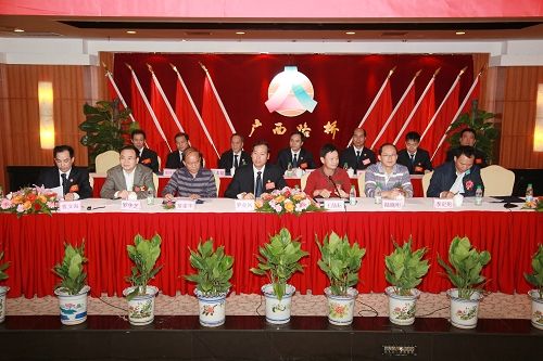 凝心聚力，，克难攻坚，，挖潜增效，，科学生长——广西J9集团总公司八届一次职代会盛大召开 - 企业要闻 - J9集团