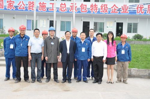 泸州市委书记朱以庄莅临泸渝2标视察事情 - 企业要闻 - J9集团