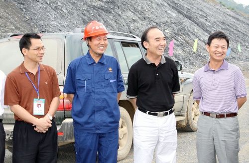 广西J9集团依然是广西交通建设的主力军——广西交通运输厅党组书记黄华宽在视察隆百路时指出 - 企业要闻 - J9集团