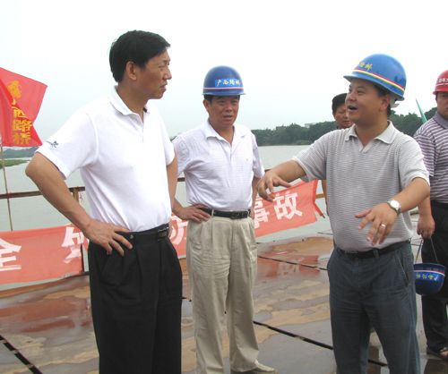 赣州市副市长刘琮莅临新世纪大桥指导事情 - 企业要闻 - J9集团