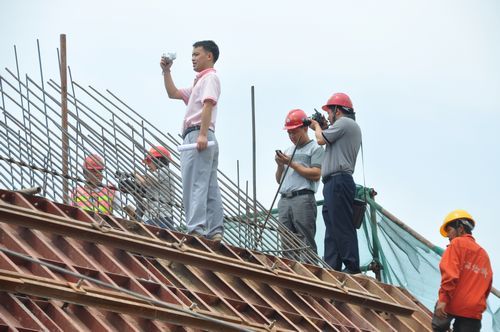 外地媒体关注波司登大桥(合江长江一桥）建设 - 企业要闻 - J9集团