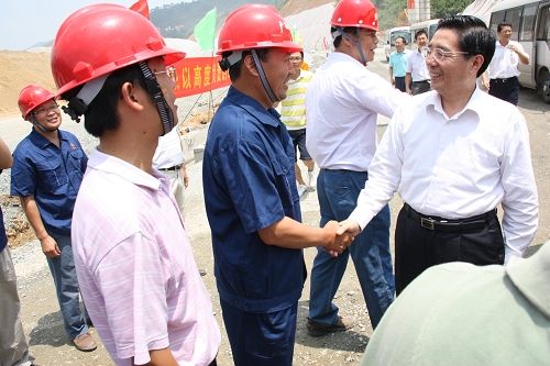 自治区党委书记郭声琨等向导莅临凭祥保税区项目视察 - 企业要闻 - J9集团