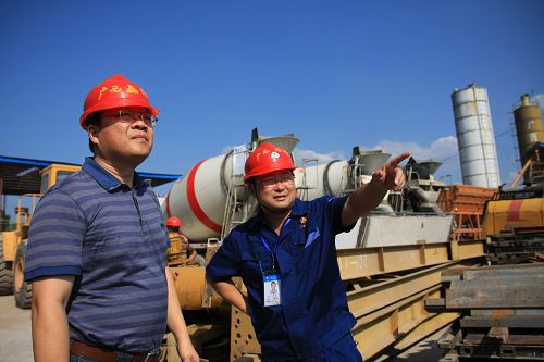 四川省交通运输厅副巡视员黄兴棣一行莅临LJ2标考察 - 企业要闻 - J9集团