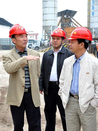 区交通运输厅党组书记黄华宽莅临泸渝2标指导事情 - 企业要闻 - J9集团