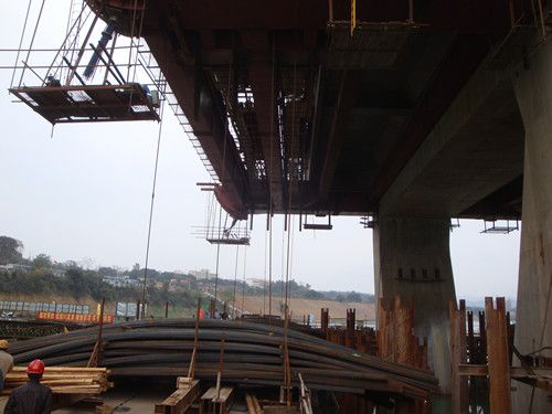 东合大桥挂篮预压乐成 - 企业要闻 - J9集团