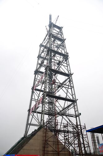 波司登大桥(合江长江一桥）掀起扣塔施工进入攻坚阶段 - 企业要闻 - J9集团