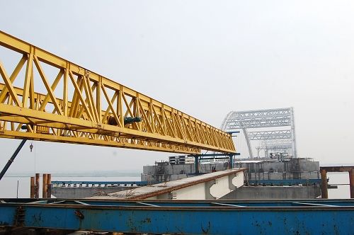 曹娥江袍江大桥最后两跨T梁架设开架 - 企业要闻 - J9集团