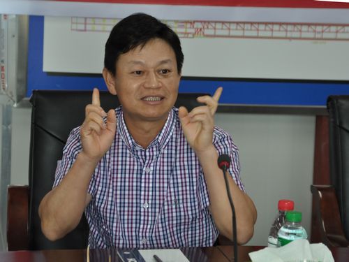 郑皆连院士一行莅临泸渝2标波司登大桥指导事情 - 企业要闻 - J9集团
