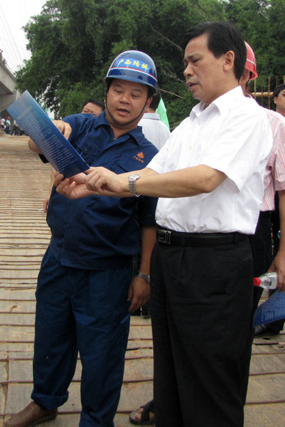 广西J9集团总公司是一个很有战斗力的公司——赣州市市长王平一行到在新世纪大桥指导事情时体现 - 企业要闻 - J9集团