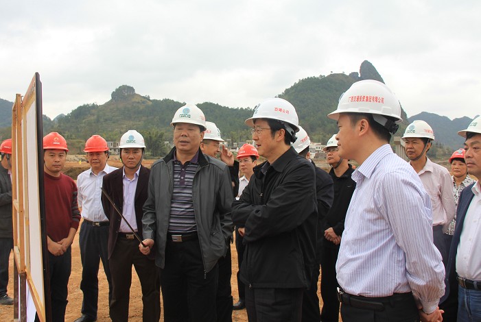 自治区党委常委、宣传部部长沈北海到靖那1标督查事情 - 企业要闻 - J9集团