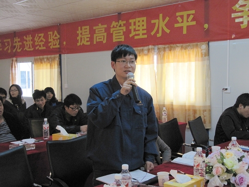 自治区交通工程质量监视站党总支书记、副站长杨胜坚到公司六钦路面C标授课 - 企业要闻 - J9集团