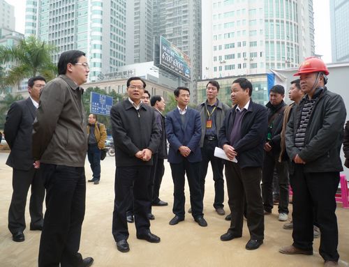 自治区党委常委、南宁市市委书记陈武、市长周红波到金湖路下穿民族大道地下工程视察事情 - 企业要闻 - J9集团