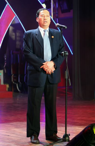 公司“荣光.梦想”2013年新春文艺汇演圆满竣事 - 企业要闻 - J9集团