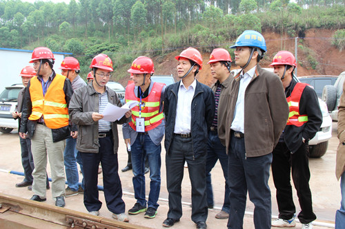 新生长集团公司董事长朱坚和等向导到沿海高速改扩建一期工程调研指导事情 - 企业要闻 - J9集团