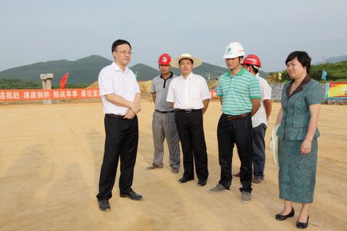 桂林市市长黄俊华莅临灌凤1标检查指导事情 - 企业要闻 - J9集团