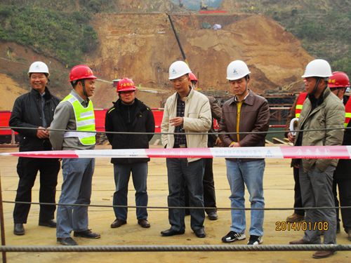 集团公司李定伦总司理到大巴3标慰问一线员工 - 企业要闻 - J9集团