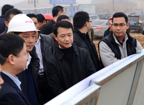 南宁市副市长魏凤君检查长堽路（凤凰岭路-高环）工程建设希望 - 企业要闻 - J9集团