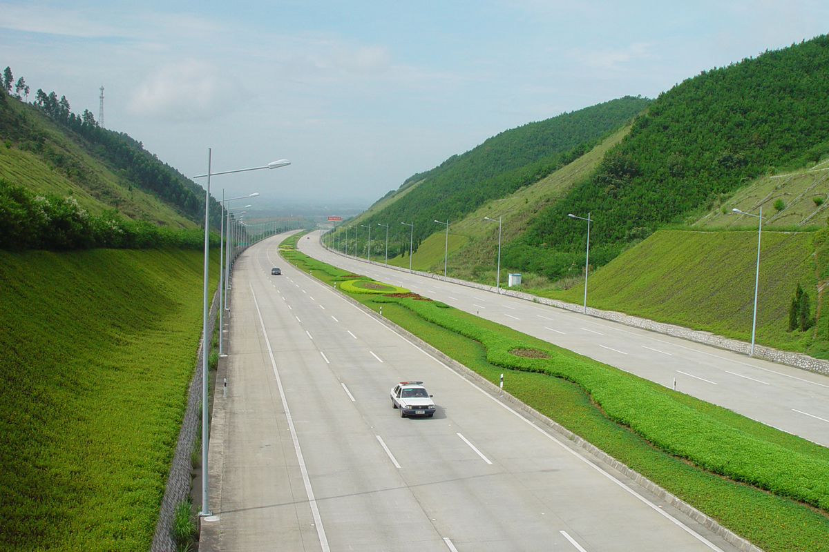 南宁市至吴圩机场高速公路 - 公路工程 - J9集团