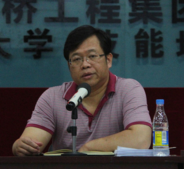 图二：分公司财务总监李晋安排事情.jpg